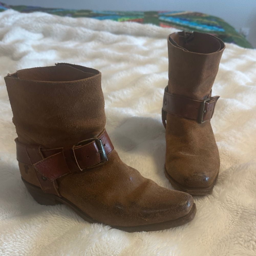 FRYE AND CO. Tan Leather Square Toe Harness Boho Ankle Booties 7